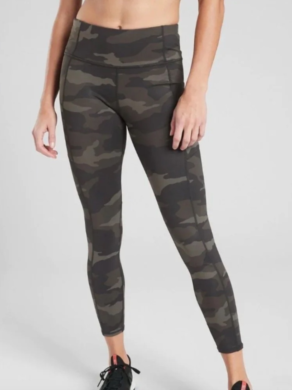 Women's Camo Contender 7/8 tight. Olive, green, black